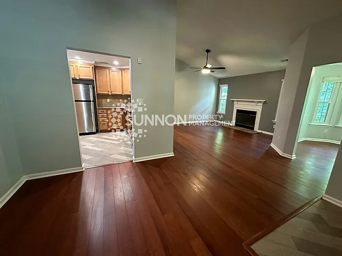 2 bed, 2.0 bath, 982 sqft, $1,850 — Photo 2