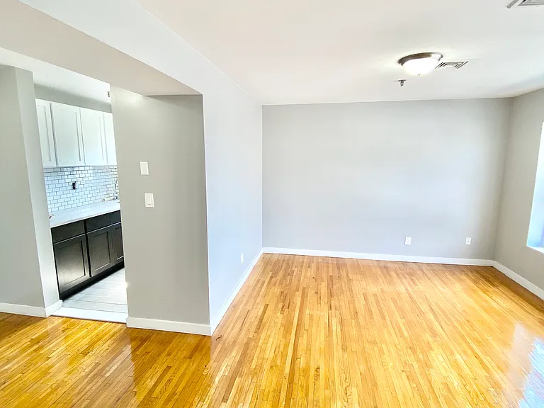 495 Valley St #24 — Photo 3