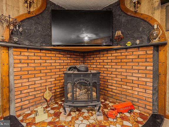 2nd image of 554 Bellview Ave