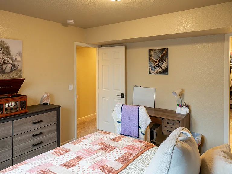 1007 Boswell Dr — Photo 8