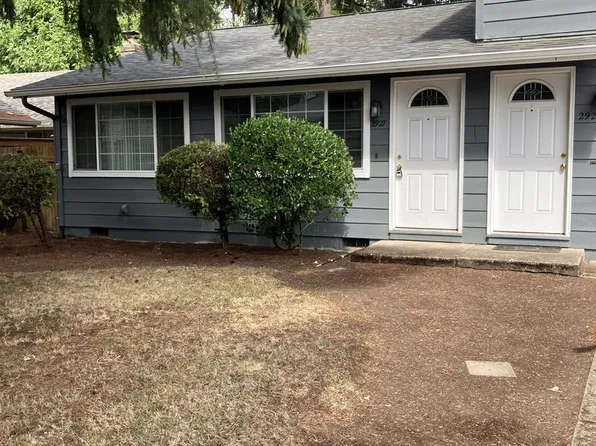 2925Applewood - FH, 2925 Applewood Ln #2927, Eugene, OR 97408