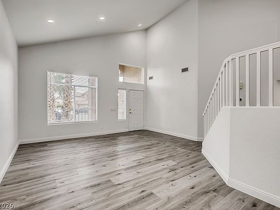 4th image of 1601 Vespertina Ct