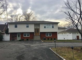 67 Sintsink Dr E, Port Washington, NY 11050