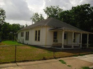 121 S 4th St, La Porte, TX 77571