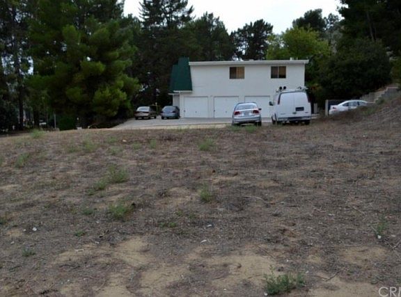 4th image of 125 Olinda Pl