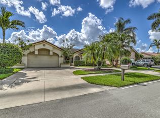 10202 NW 6th St, Plantation, FL 33324