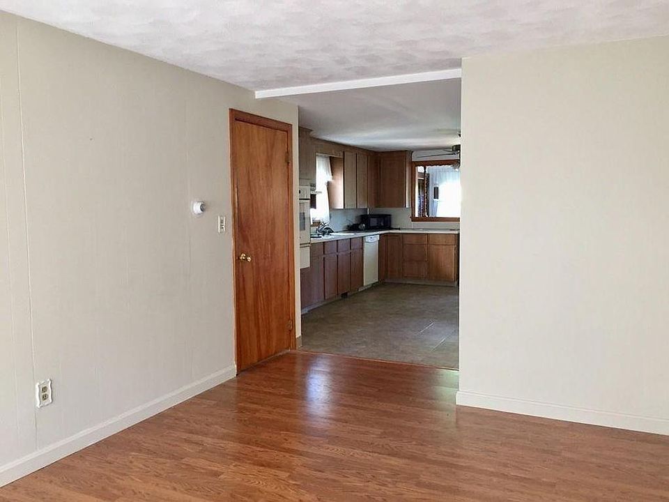 2nd image of 70 Eastern Ave
