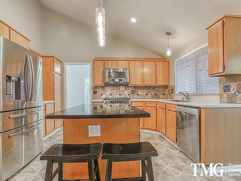 11004 NE Sherwood Dr — Photo 6