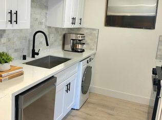 17412 Dairyview Cir #B-2, Huntington Beach, CA 92647