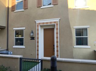 1202 Delpy View Pt, Vista, CA 92084