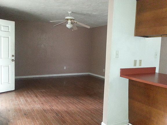 2nd image of 1817 Sylvan Ct APT D