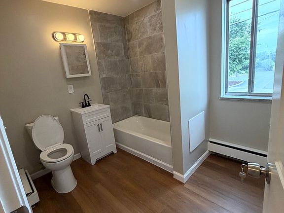 4th image of 1425 Elbur Ave #10