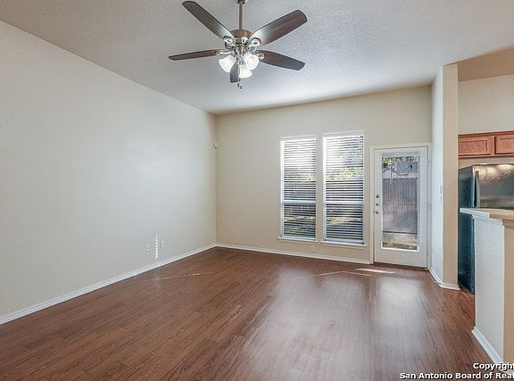 4th image of 642 Heritage Way