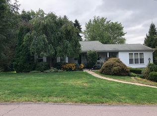 11 Lackawanna Ave, Dallas, PA 18612