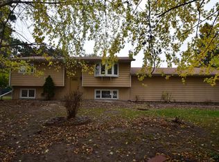 4571 Carolyn Ln, White Bear Lake, MN 55110
