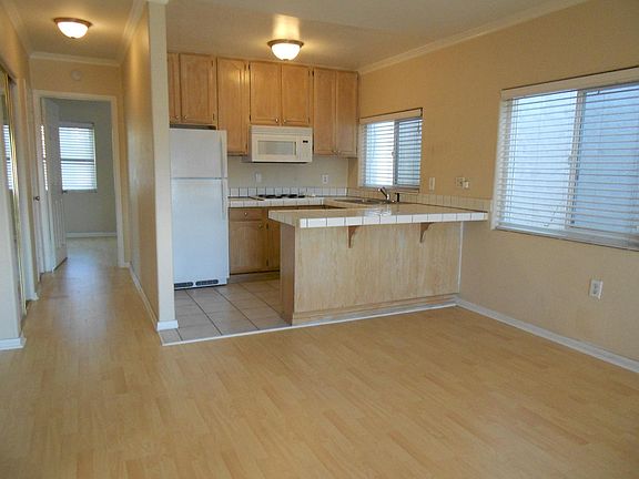 2nd image of 4005 E Livingston Dr
