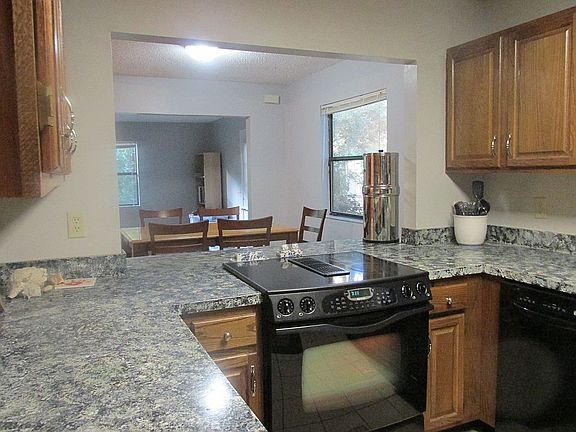 Kitchen and breakfast bar