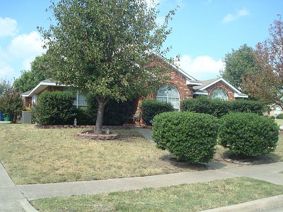 3rd image of 335 Hillglen Dr
