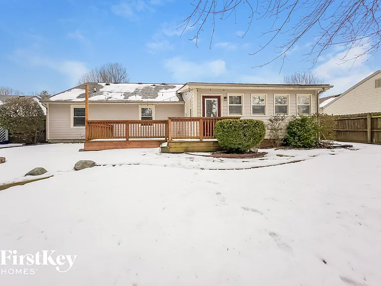 825 Country Ln — Photo 14