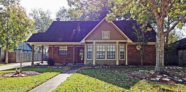 1st image of 609 Dogwood St