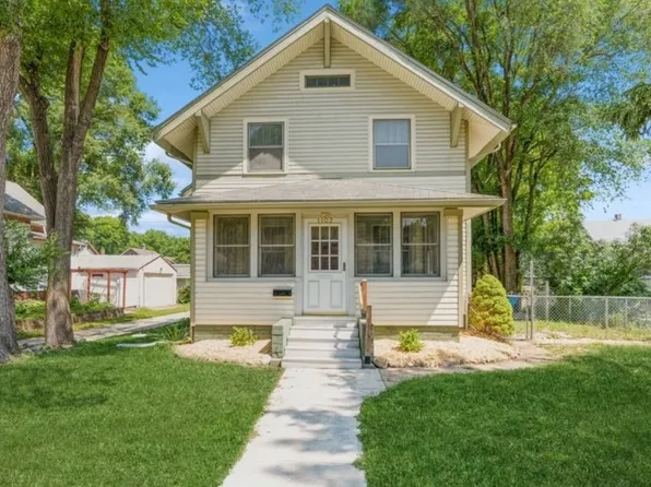 1102 E Jefferson Ave, Des Moines, IA 50316