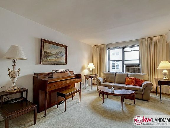 4th image of 32-20 89th St #E409