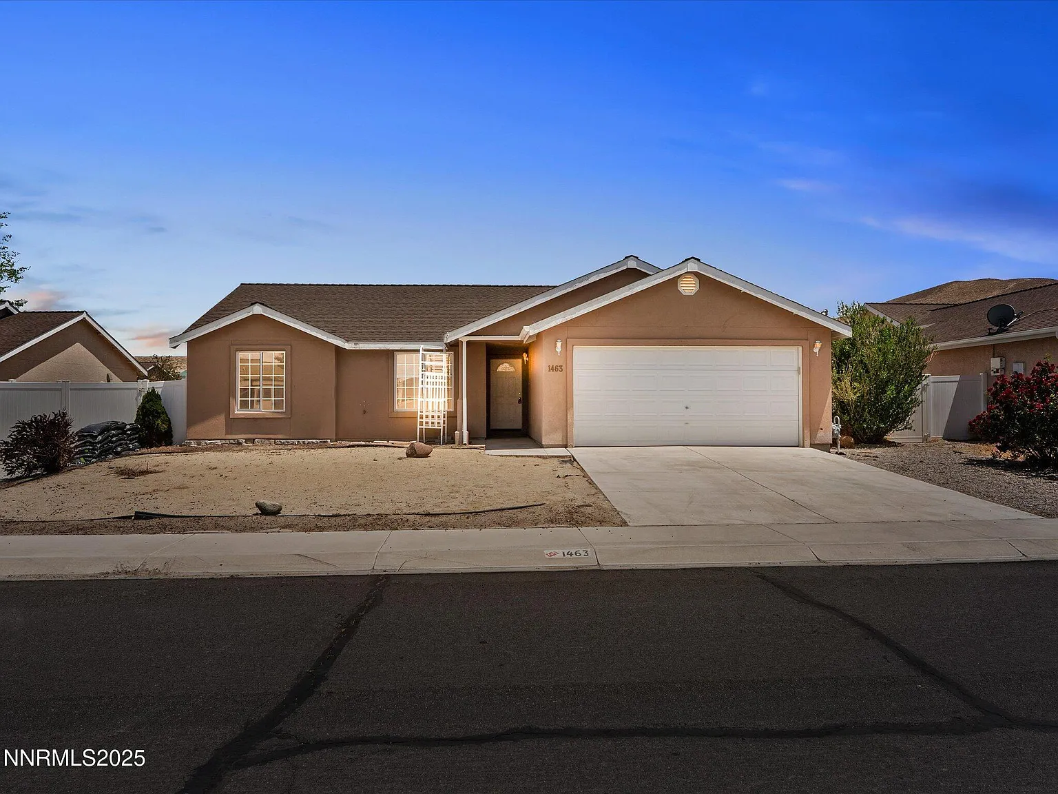 1463 Grey Bluffs Dr photo 1