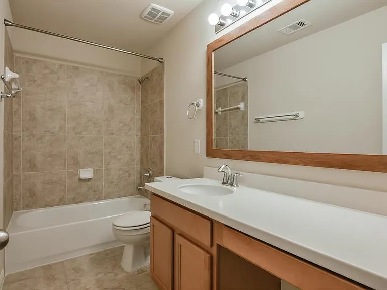 15414 Kaston Dr — Photo 19