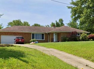 4122 Royalton Rd, Brecksville, OH 44141