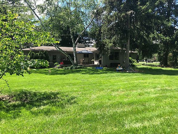 3rd image of 32300 Plumwood St