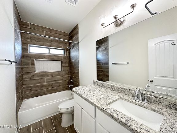 4th image of 609 Paseo Musical St