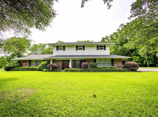239 Macon Front Rd, Oak Grove, LA 71263