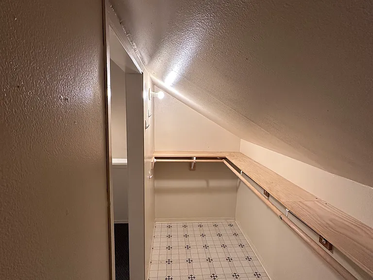 910 E 9th Ave #3 — Photo 9