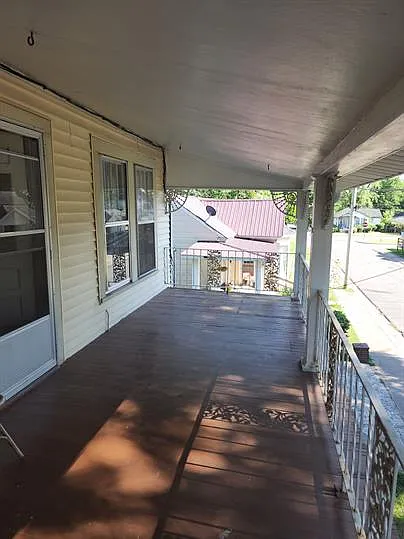 203 S Cravens St #3 — Photo 9
