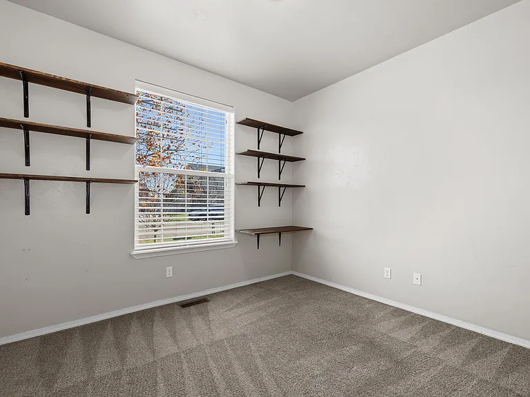 3145 S Mystic Seaport Ave — Photo 31