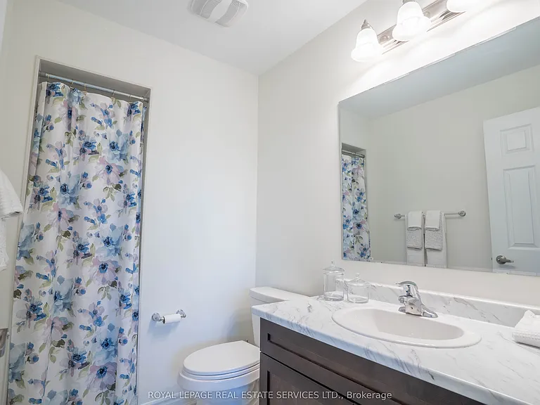 84 Barkerville Dr — Photo 16