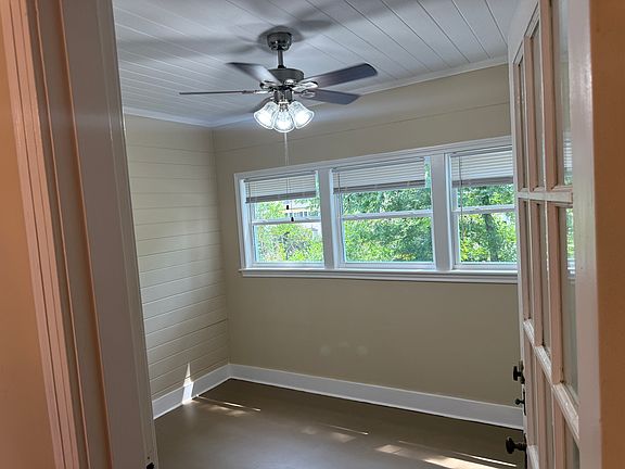 4th image of 563 Dudley Dr