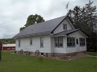 22882 Hazel Rd, Elkport, IA 52044