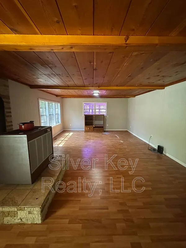 3 bed, 2.0 bath, $1,995 — Photo 4