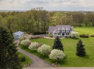 1950 Spangler Rd, Hermitage, PA 16148