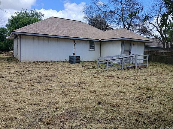 2nd image of 802 County Line Rd