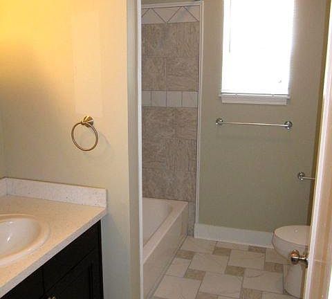 4th image of 1014 Cambronne St