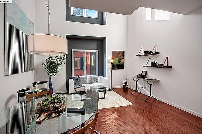 4893 Shattuck Ave — Photo 2