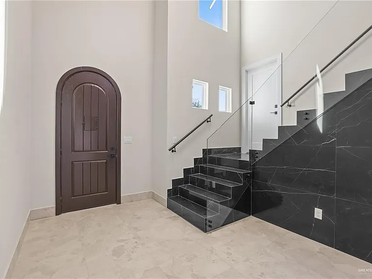 509 Ithaca Ave — Photo 3