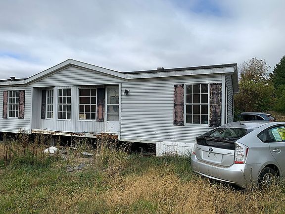 2nd image of 3898 Jenny Dr