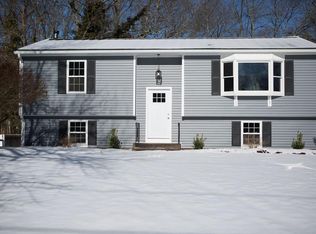 61 Deanville Rd, Attleboro, MA 02703