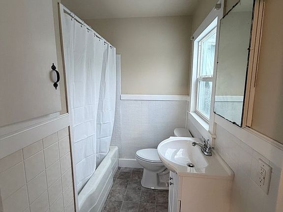 2nd image of 64 N Stewart St #2