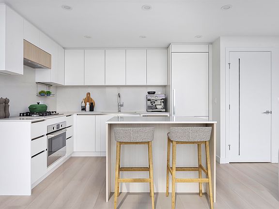 3rd image of 13573 98a Ave #1904