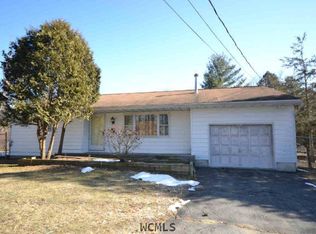 386 Ridge Rd, Queensbury, NY 12804