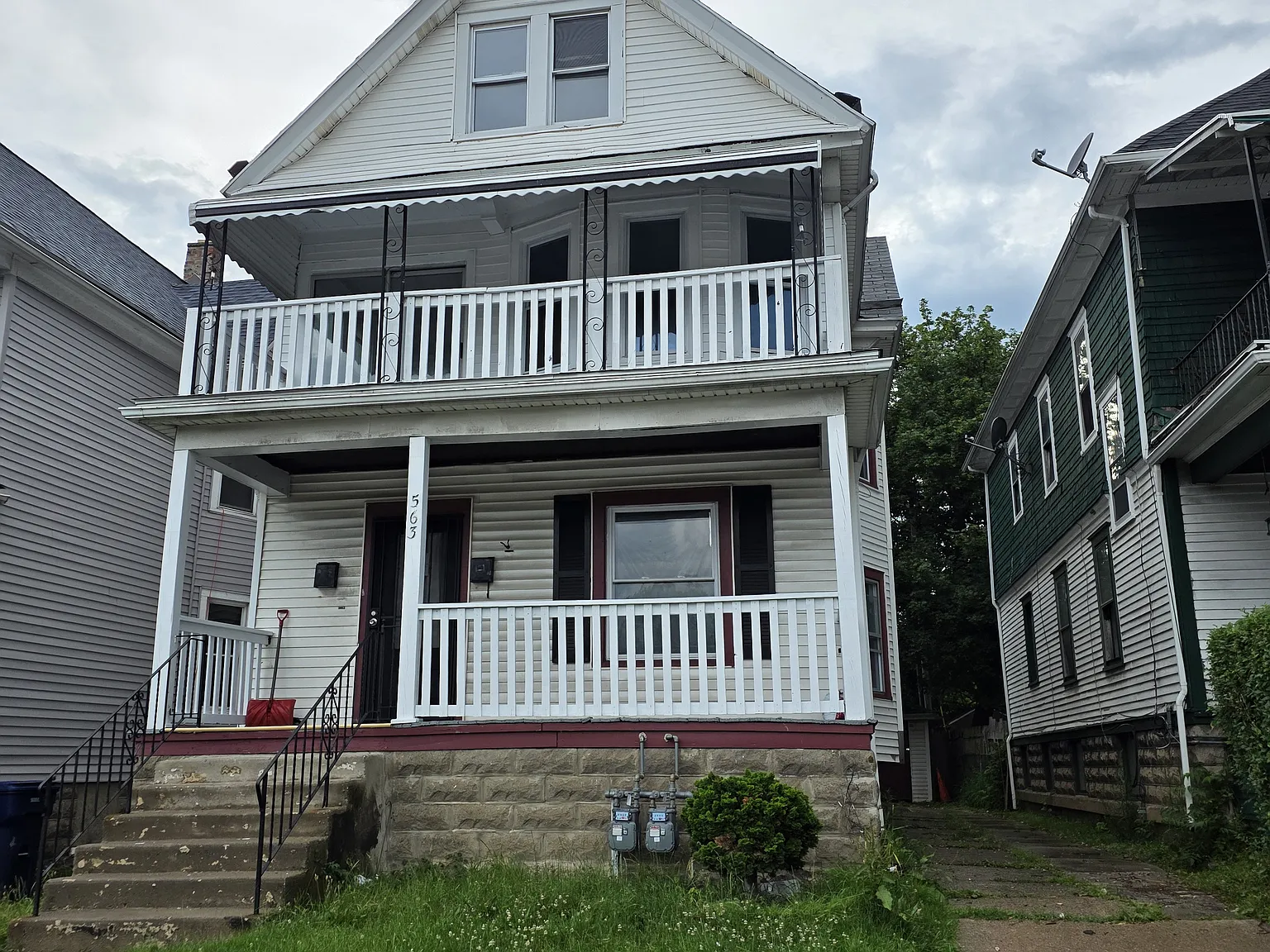 563 Humboldt Pkwy — Photo 4